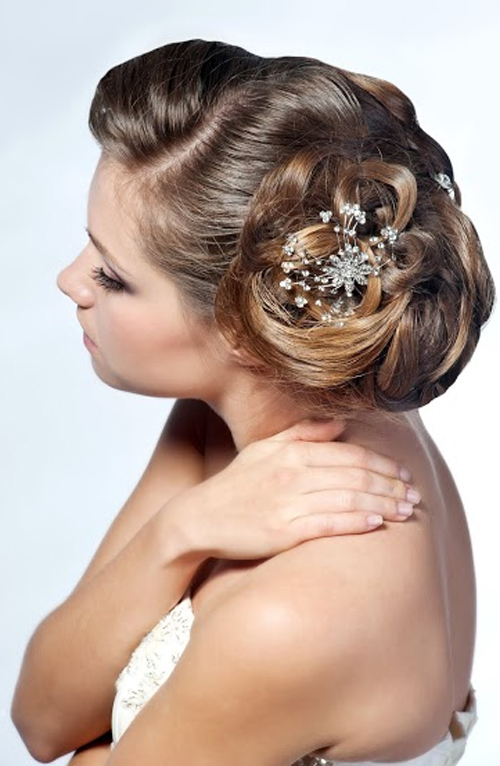 Et si le chignon était votre coiffure de mariage en 2015 ?